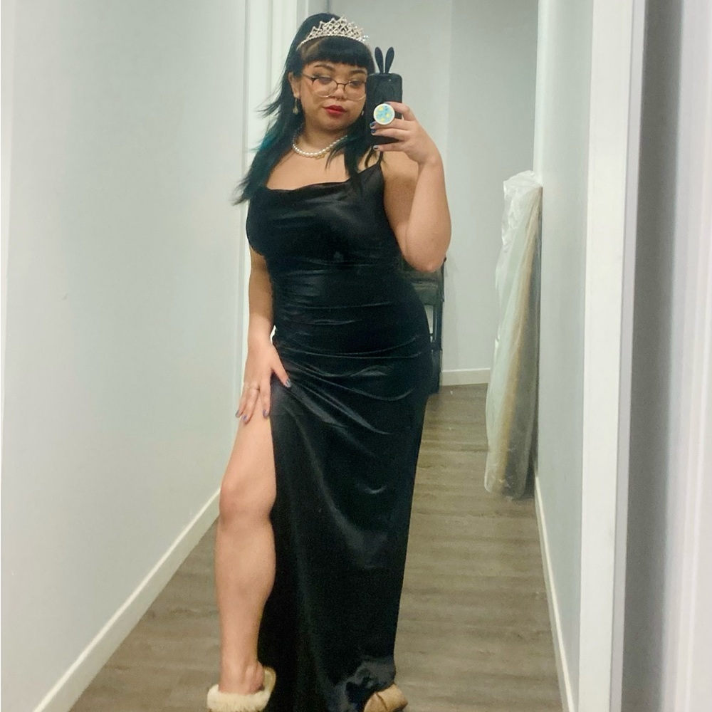 Elegant Black Evening Gown
